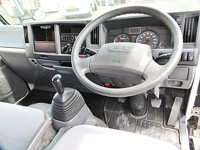 いすゞ エルフ TRG-LHR85A(2WD)の写真15