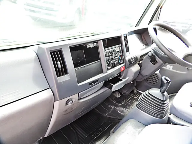 いすゞ エルフ TRG-LHR85A(2WD)の写真24