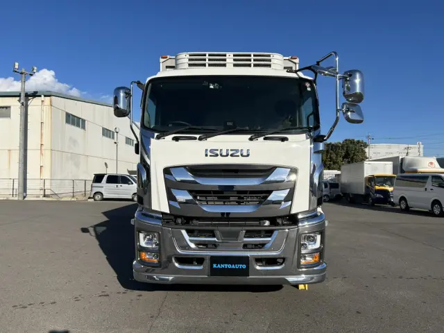 いすゞ ギガ 2PG-CYL77Cの写真2