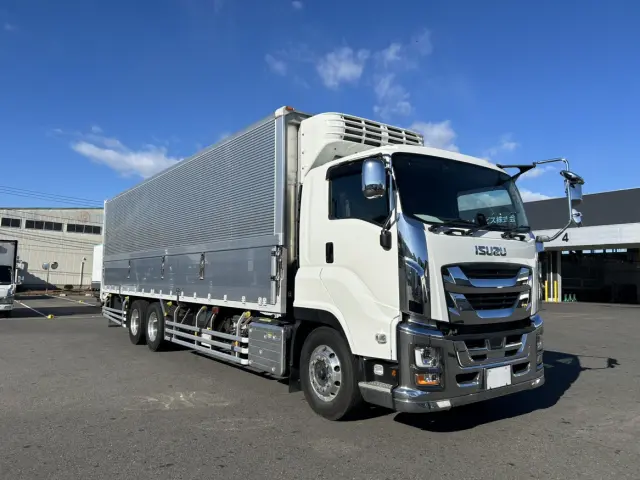 いすゞ ギガ 2PG-CYL77Cの写真3