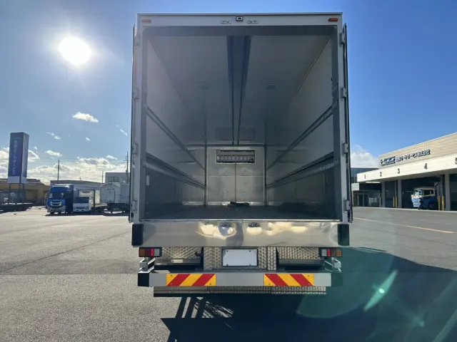 いすゞ ギガ 2PG-CYL77Cの写真9