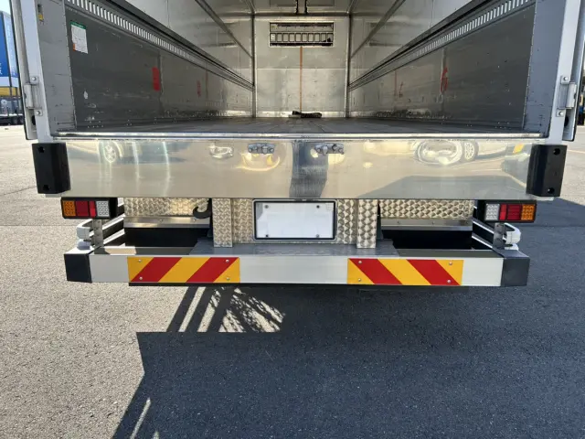 いすゞ ギガ 2PG-CYL77Cの写真11