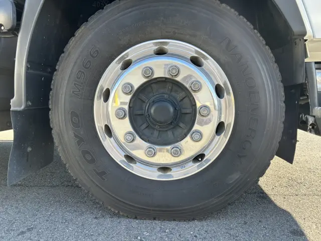 いすゞ ギガ 2PG-CYL77Cの写真12