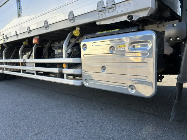 いすゞ ギガ 2PG-CYL77Cの写真13