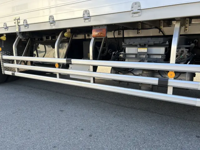 いすゞ ギガ 2PG-CYL77Cの写真14