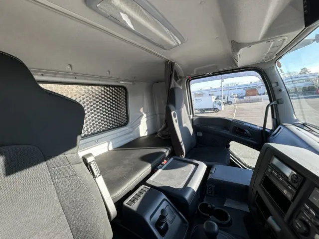 いすゞ ギガ 2PG-CYL77Cの写真24