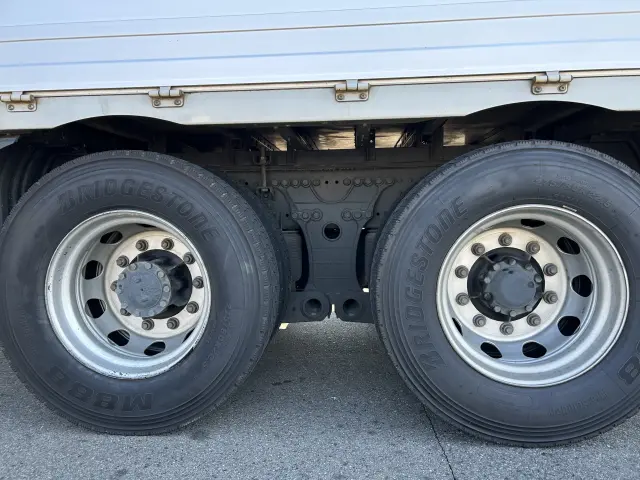 日野 プロフィア 2DG-FR1AHGの写真16