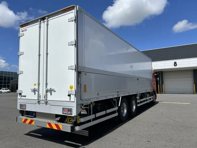 日野 プロフィア 2NG-FR1AHSの写真4