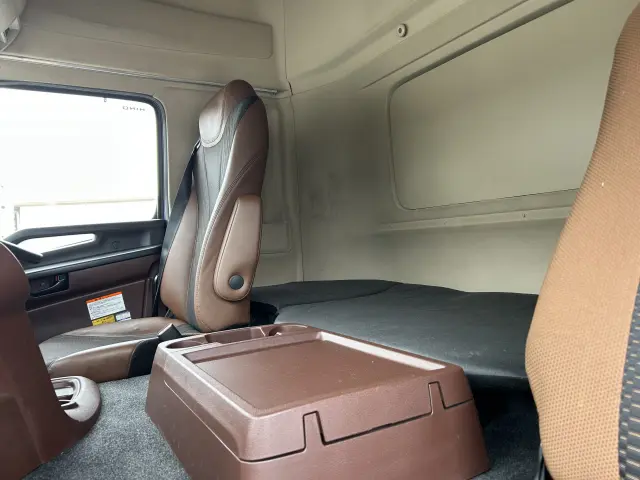 日野 プロフィア 2DG-FW1AHGの写真18