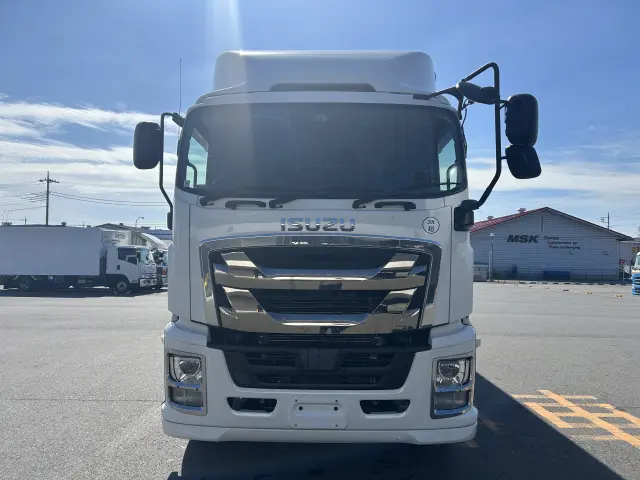 いすゞ ギガ 2PG-CYL77Cの写真2