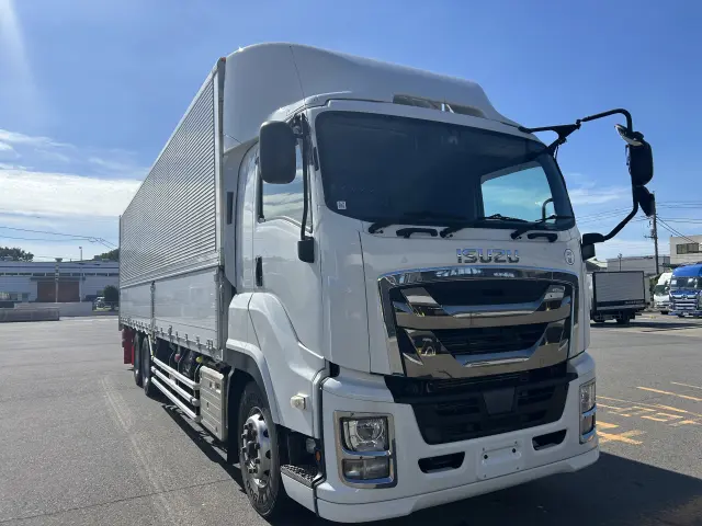 いすゞ ギガ 2PG-CYL77Cの写真3