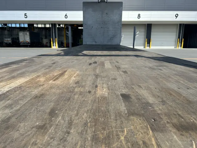 いすゞ ギガ 2PG-CYL77Cの写真8