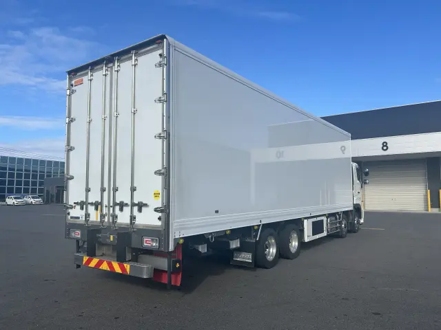 日野 プロフィア 2DG-FW1AHCの写真18