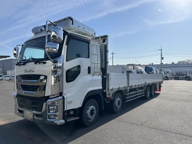 いすゞ ギガ 2PG-CYJ77Cの写真1