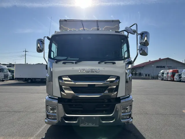 いすゞ ギガ 2PG-CYJ77Cの写真2