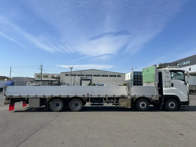 いすゞ ギガ 2PG-CYJ77Cの写真3