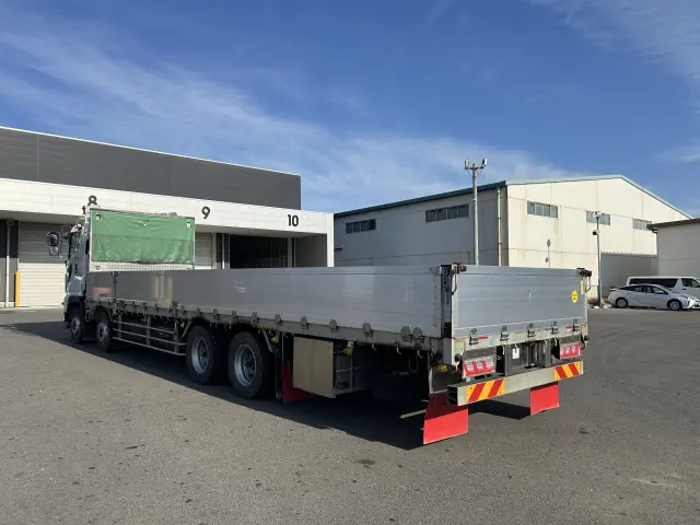 いすゞ ギガ 2PG-CYJ77Cの写真5