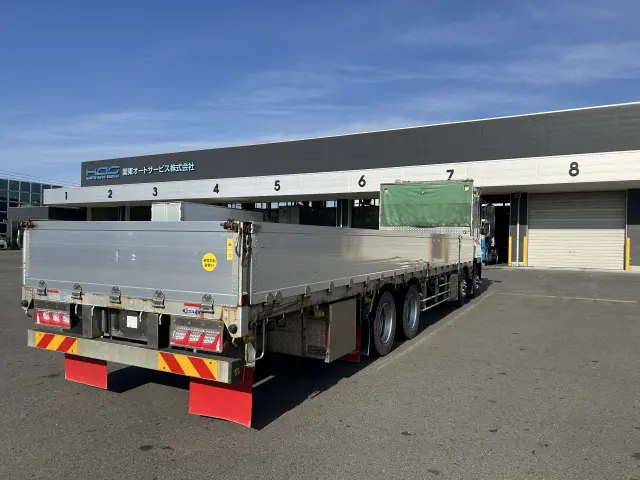 いすゞ ギガ 2PG-CYJ77Cの写真7