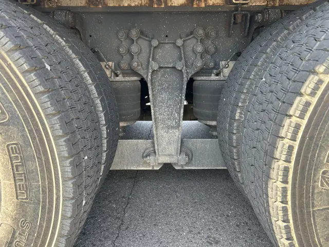 いすゞ ギガ 2PG-CYJ77Cの写真9