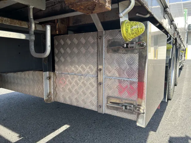 いすゞ ギガ 2PG-CYJ77Cの写真11