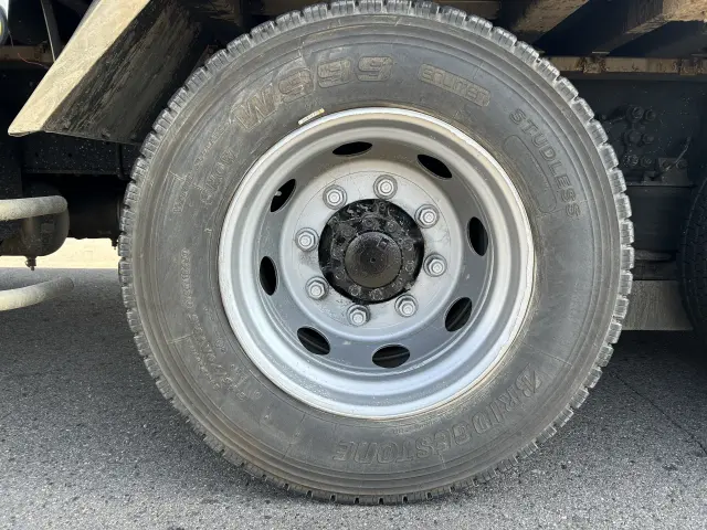 いすゞ ギガ 2PG-CYJ77Cの写真13