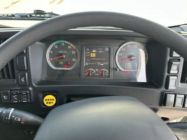 いすゞ ギガ 2PG-CYJ77Cの写真15