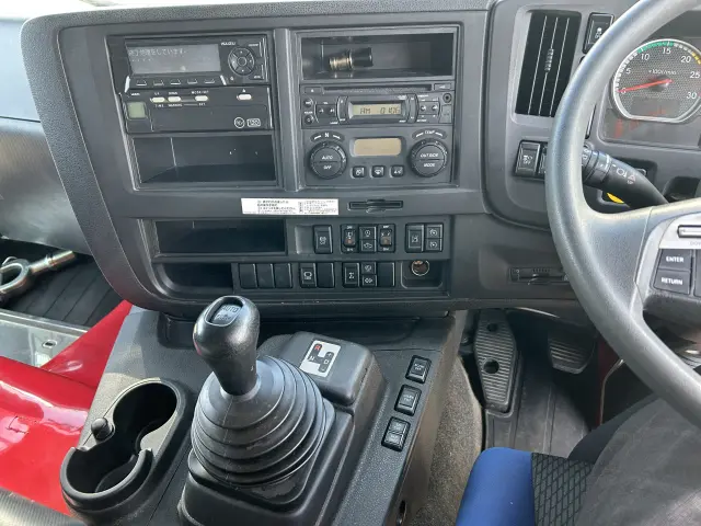 いすゞ ギガ 2PG-CYJ77Cの写真16