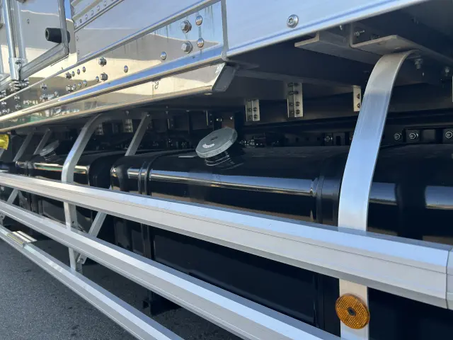 日野 プロフィア 2DG-FW1AHCの写真16