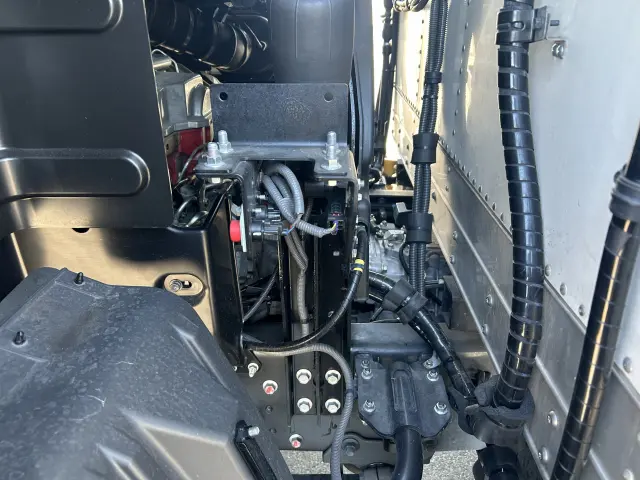 日野 プロフィア 2DG-FW1AHCの写真17