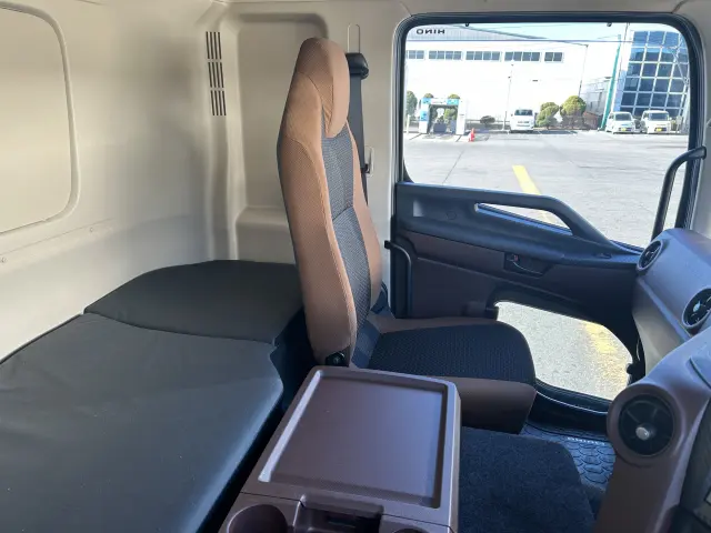 日野 プロフィア 2DG-FW1AHCの写真27