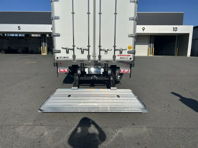 日野 プロフィア 2DG-FW1AHCの写真29