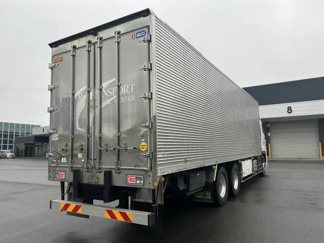 日野 プロフィア 2KG-FR1AHCの写真4