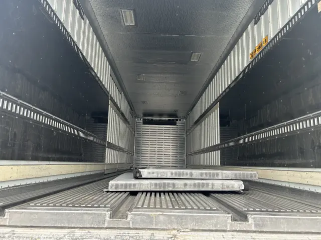 日野 プロフィア 2KG-FR1AHCの写真18