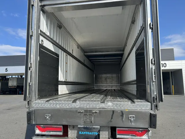 日野 プロフィア 2DG-FR1AHJの写真10