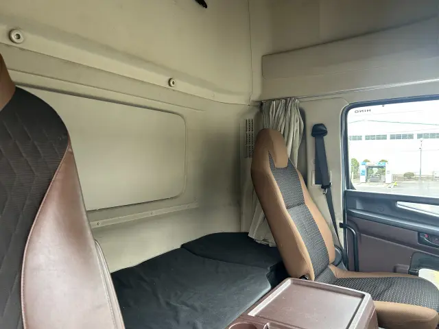 日野 プロフィア 2DG-FW1AHGの写真23