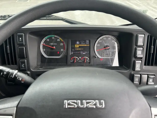いすゞ ギガ 2PG-CYJ77Cの写真16