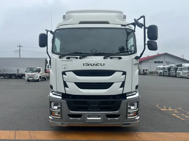 いすゞ ギガ 2PG-CYJ77Cの写真2