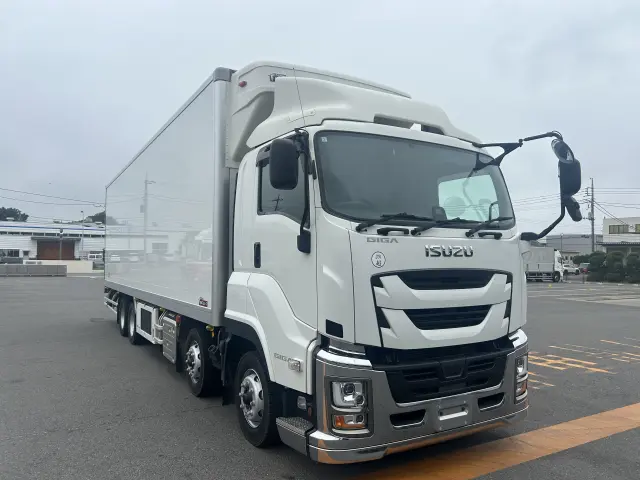 いすゞ ギガ 2PG-CYJ77Cの写真3