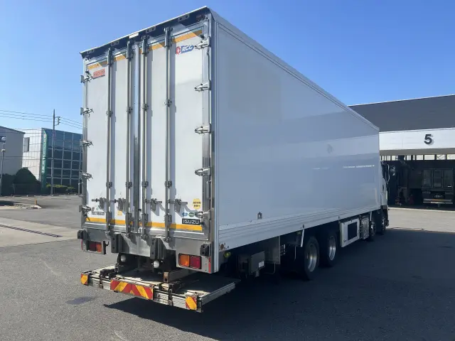 いすゞ ギガ 2KG-CYJ77Cの写真9