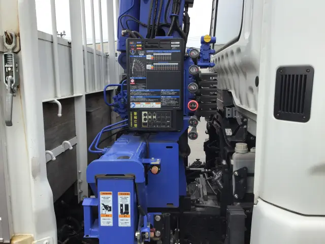 三菱 ファイター 2PG-FK71Nの写真11