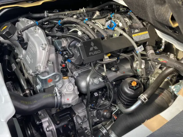 三菱 キャンター 2RG-FBA20(2WD)の写真13