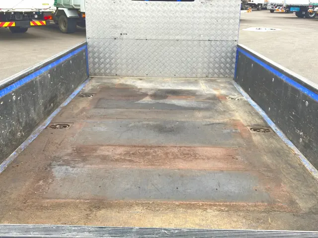 いすゞ エルフ TRG-NJR85A(2WD)の写真7