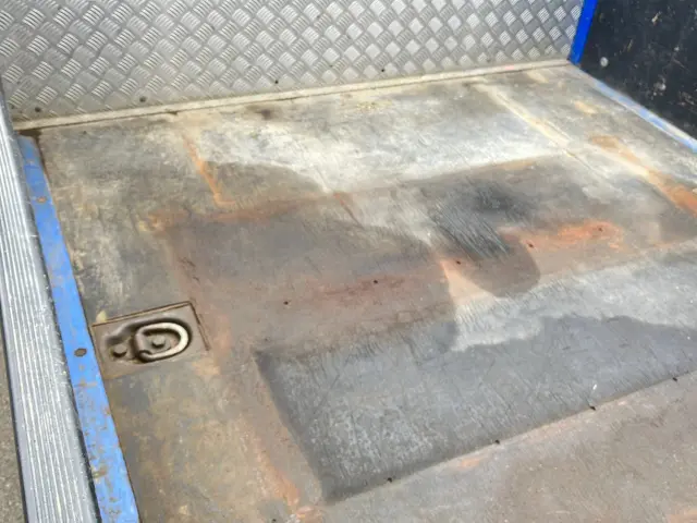 いすゞ エルフ TRG-NJR85A(2WD)の写真8