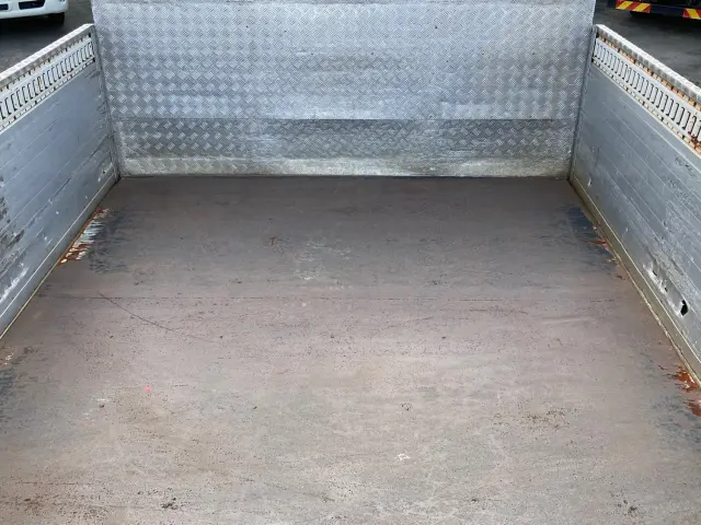 いすゞ フォワード TKG-FRR90S1(2WD)の写真9