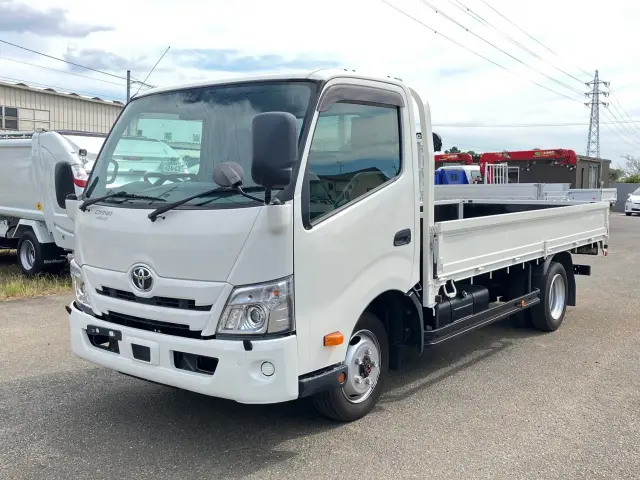 トヨタ ダイナ 2KG-XZU775(4WD)の写真1