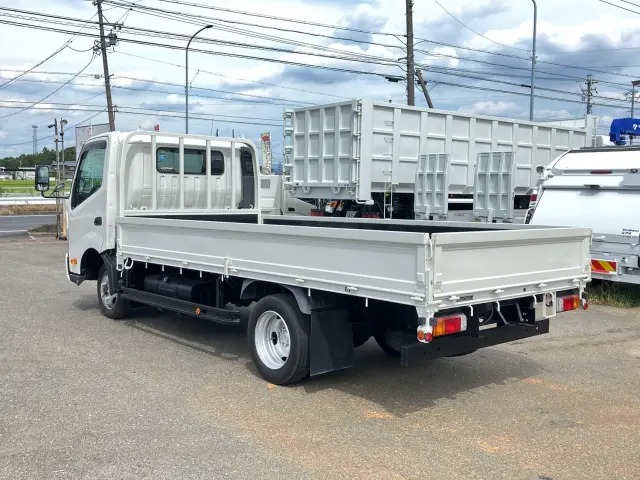 トヨタ ダイナ 2KG-XZU775(4WD)の写真4