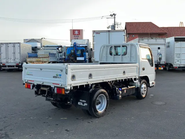 いすゞ エルフ 2RG-NKR88A(2WD)の写真3