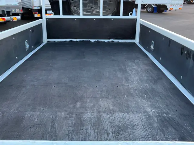 いすゞ エルフ 2RG-NKR88A(2WD)の写真7