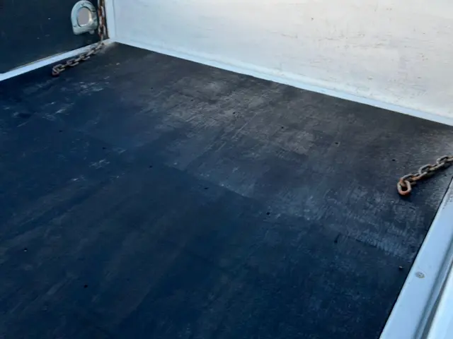 いすゞ エルフ 2RG-NKR88A(2WD)の写真10