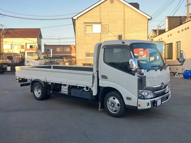 日野 デュトロ 2RG-XZC655M(2WD)の写真2